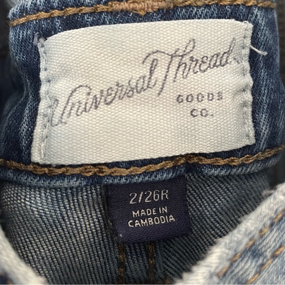 Universal Threads High-Rise Raw Hem Taper Denim Cropped Overalls Size 2 26R - Picture 7 of 11